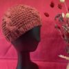 Bonnet boule enfant bordeaux torsadé – Image 4