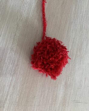 Pompon en laine – petit rouge